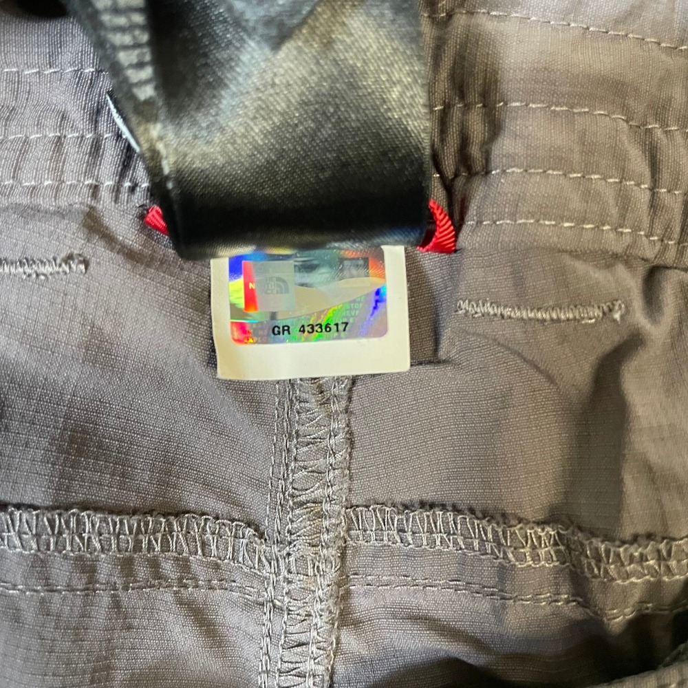 The North Face‎ Womens Grey Nylon Hiking Capri Shorts Size 14 Regular GR 433617 - Picture 7 of 9